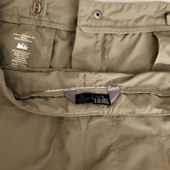REI Khaki Quick Dry 8-Pocket Cargo Shorts  - 10 - Picture 8 of 9